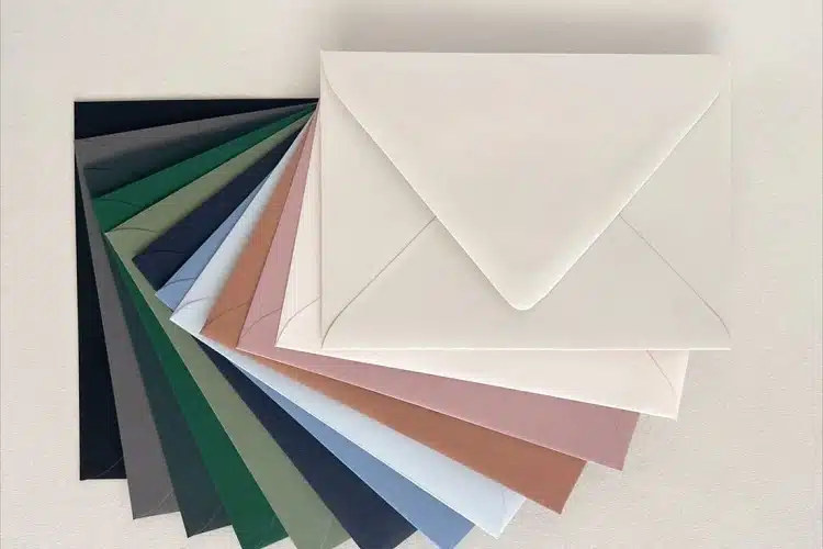 مزایای چاپ پاکت با رنگ پنتون